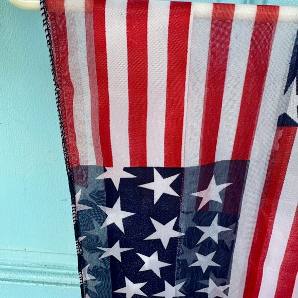 Two Vintage American Flag Scarves - Picture 13 of 14